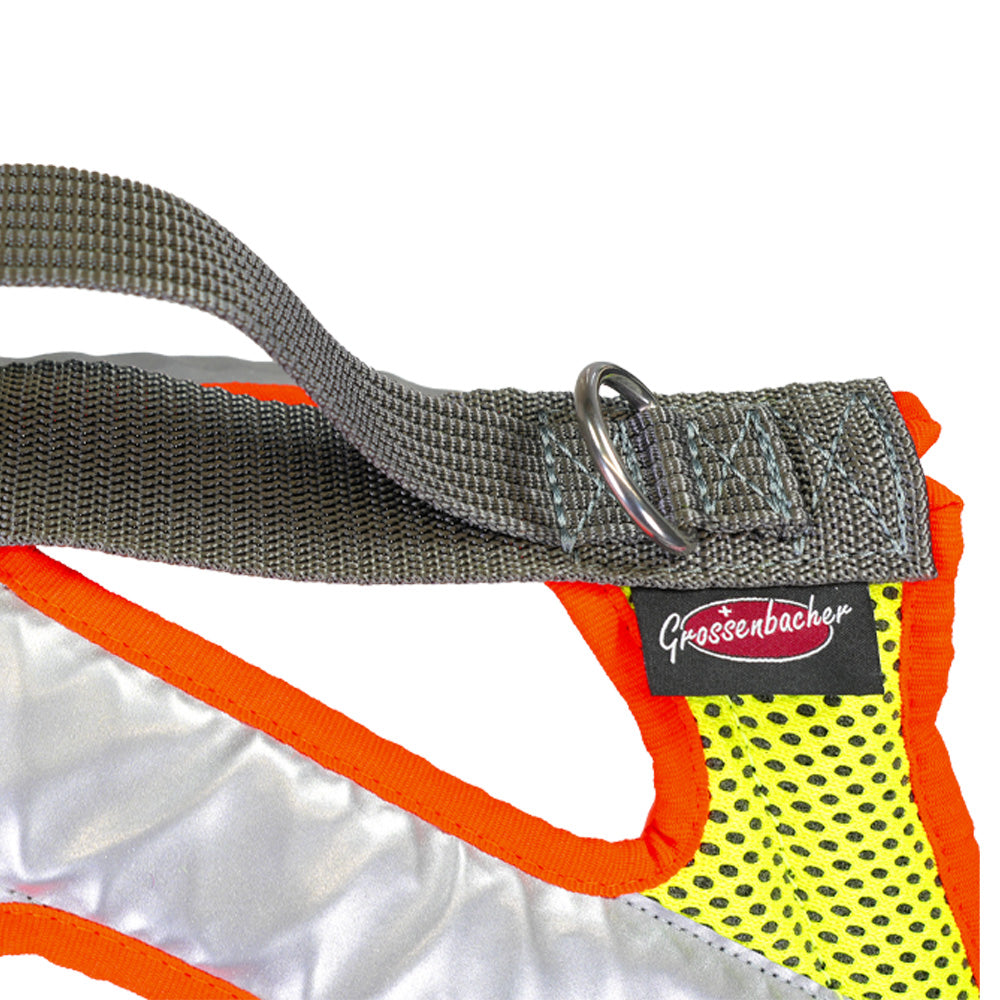 Dog harness Dog`s Fun Run Night, bright yellow with reflective strips, two LED lights and fluorescent orange edging. Detailed view of the tether ring.