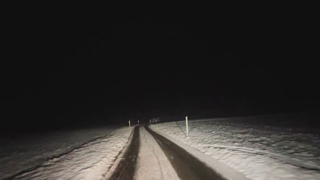 Reflective snow pole cover